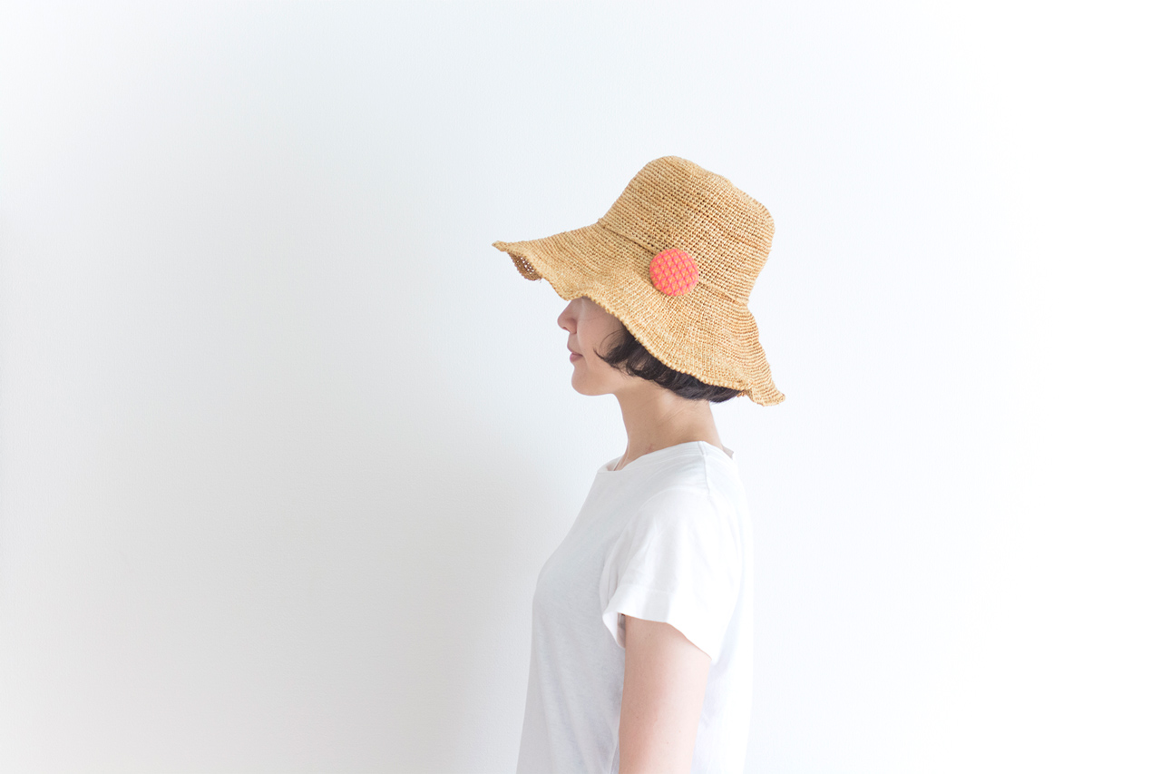 麦わら帽子のアクセントに